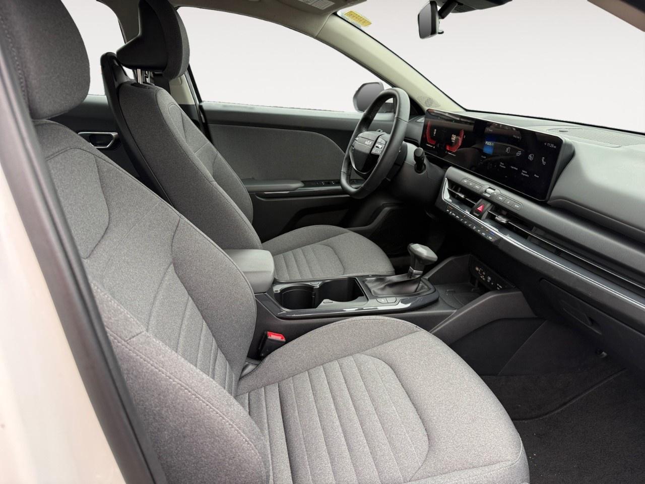 2025 Kia K4 EX FWD Photo