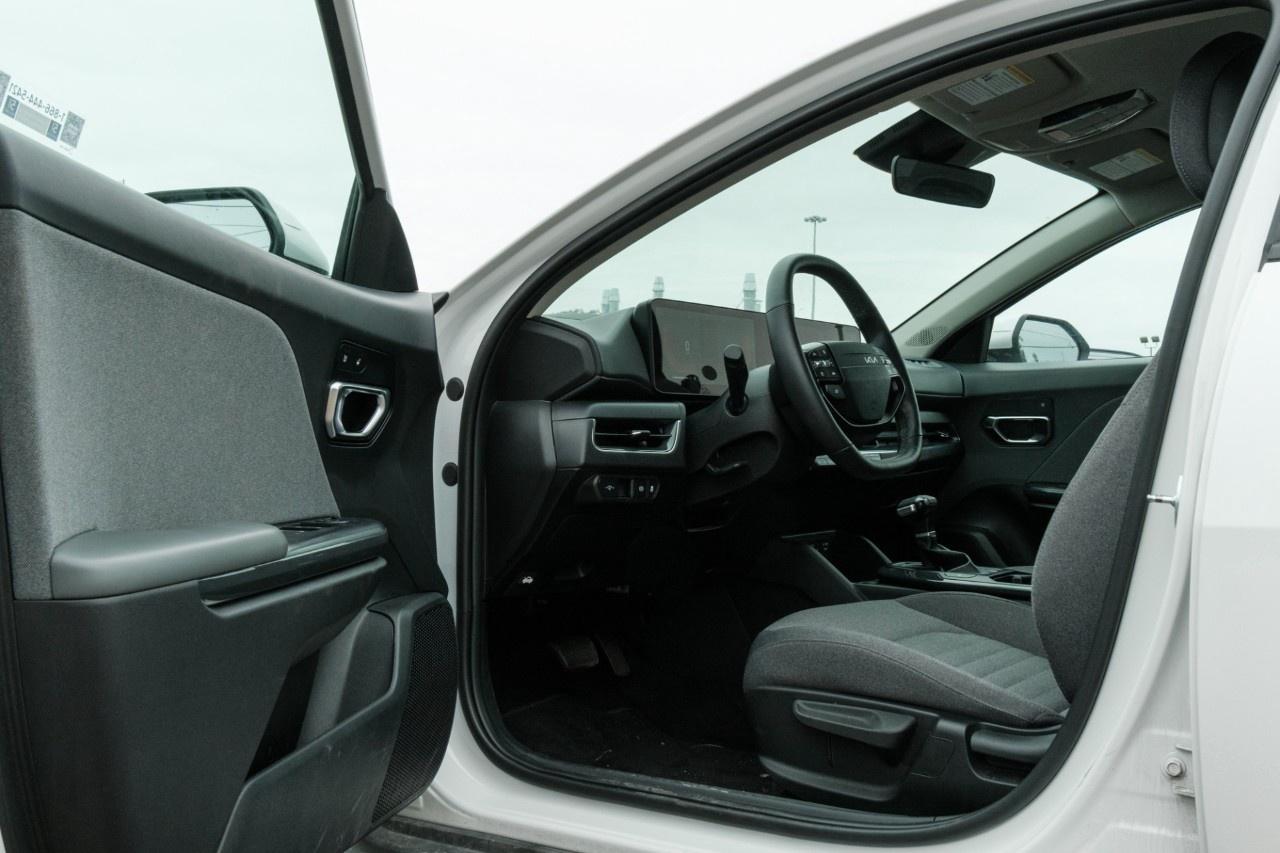 2025 Kia K4 EX FWD Photo