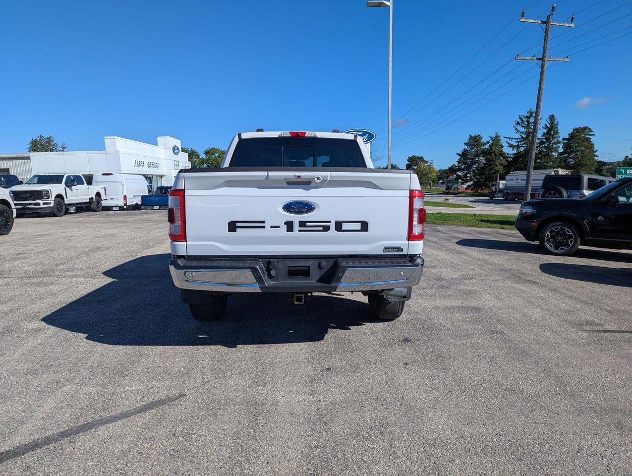 2021 Ford F-150 Lariat 4WD SuperCrew 5.5' Box Photo4
