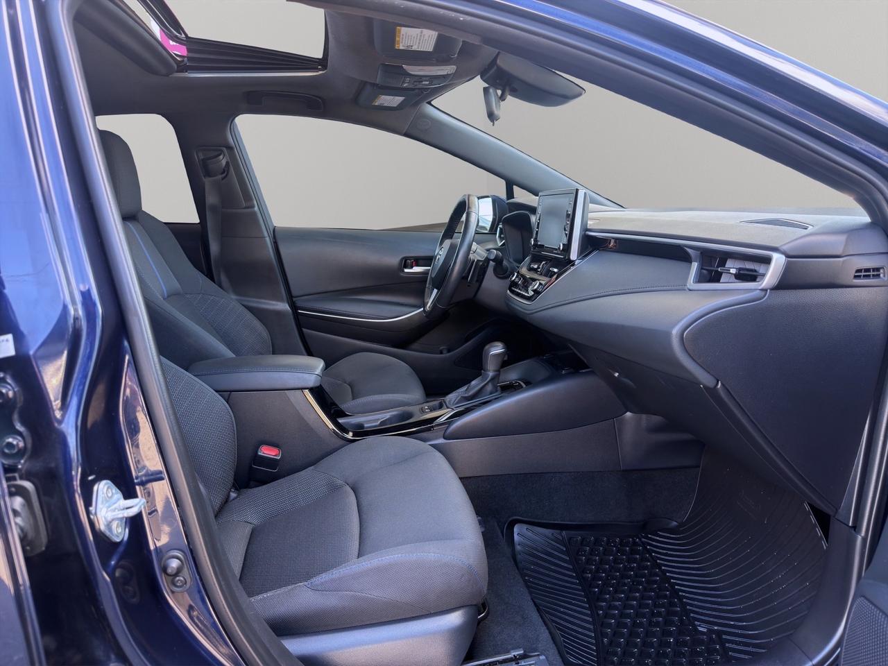 2021 Toyota Corolla SE 2.0L-Sport Seats/Paddle Shifters/18"Alloy Wheels/Apple Car Play/Safety Sense 2.0/Sunroof Photo