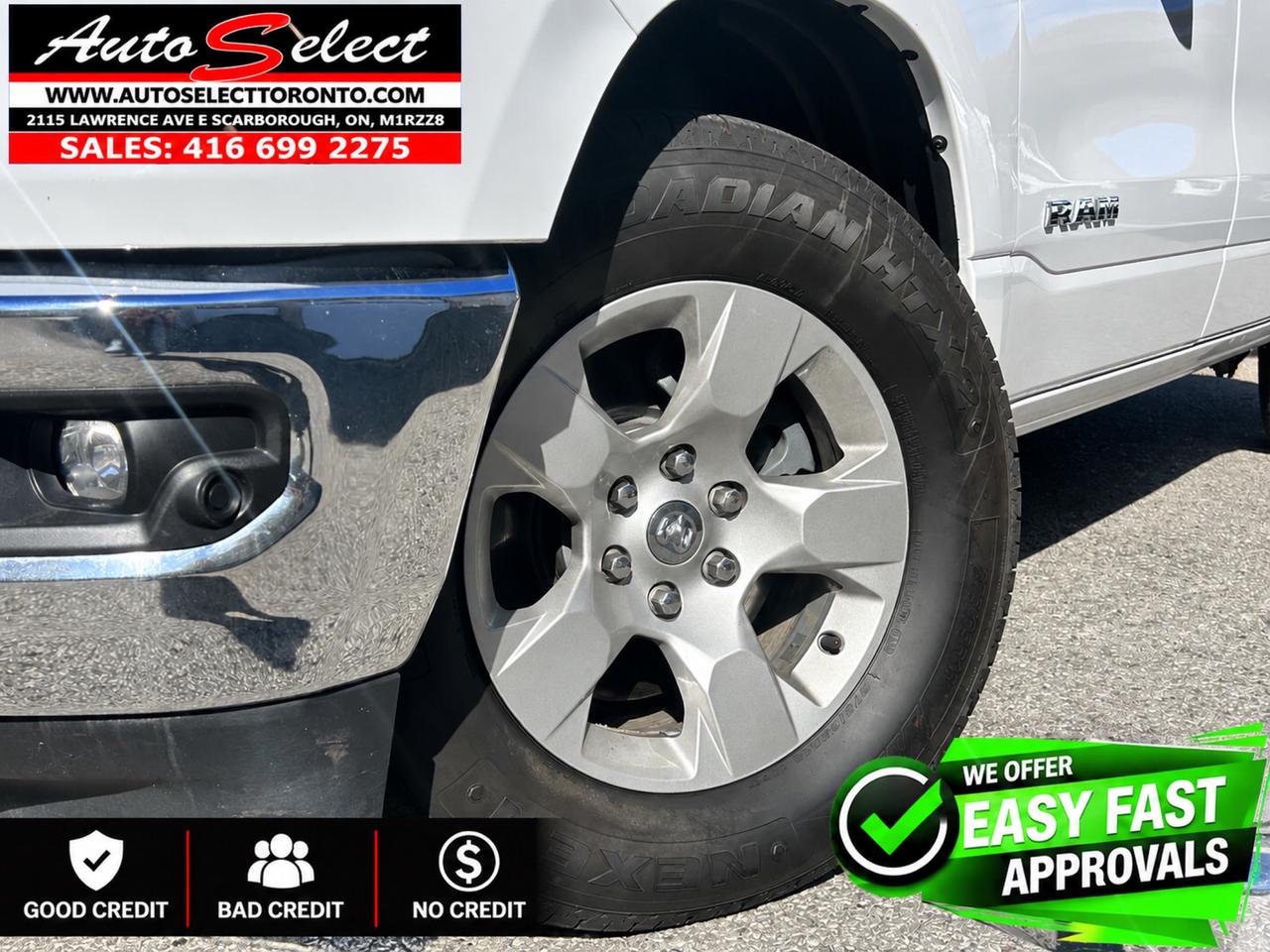2023 RAM 1500 Big Horn 4x4 - Crew Cab - 5.7L V8 Hemi - Apple Carplay Photo