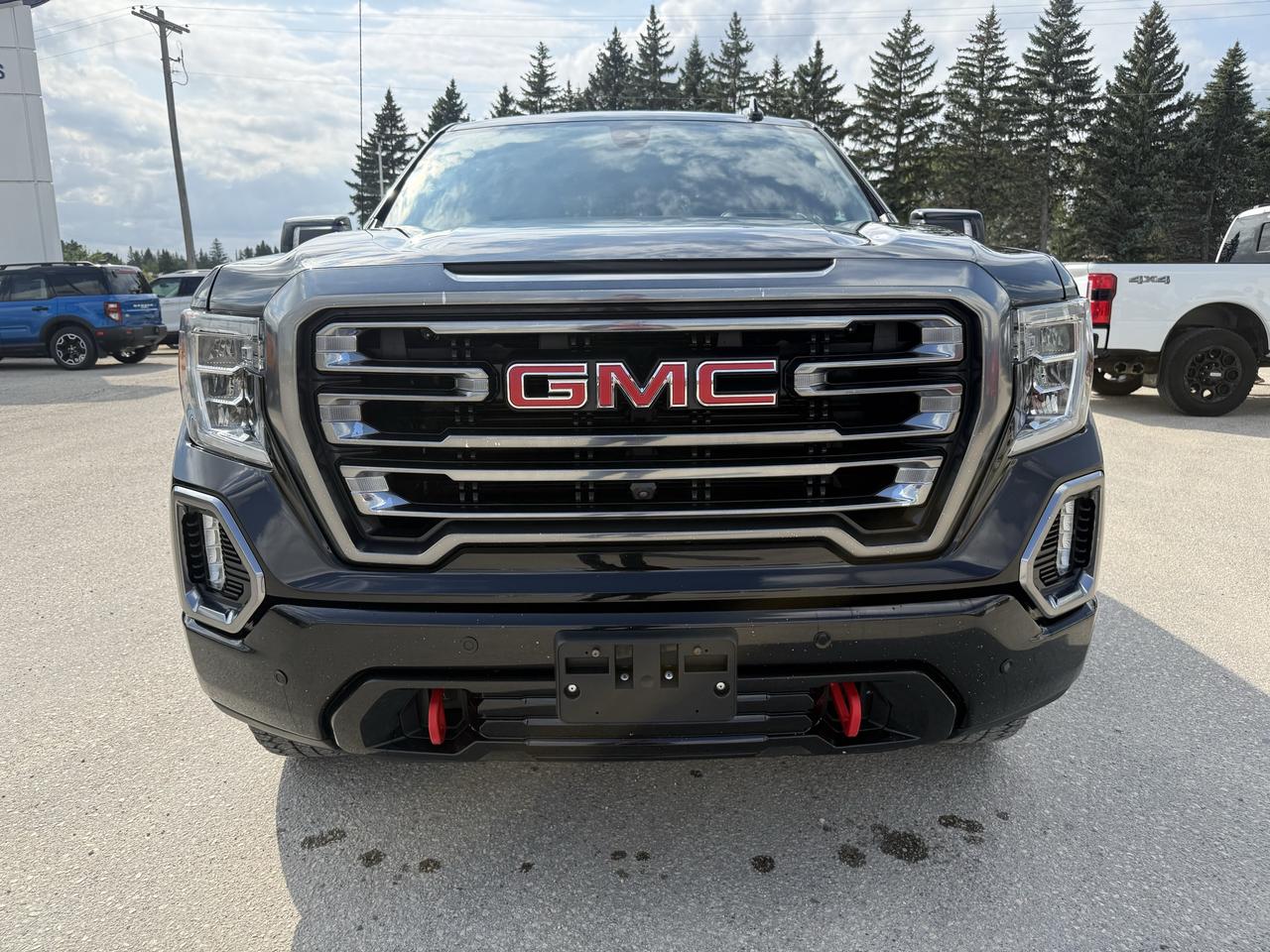 2020 GMC Sierra 1500 AT4 4WD Crew Cab 147 Photo2