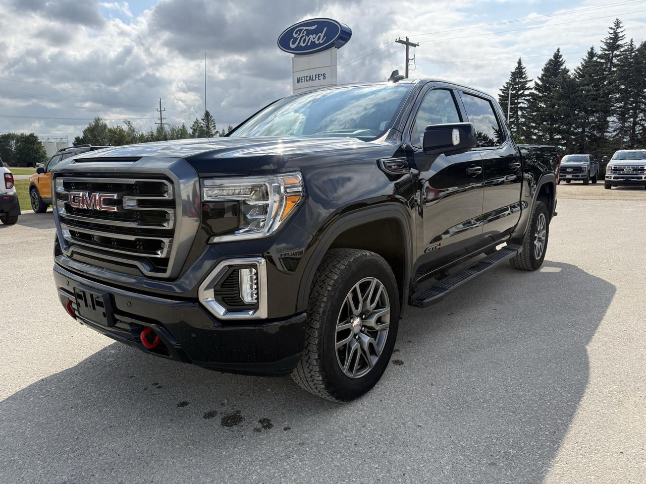 2020 GMC Sierra 1500 AT4 4WD Crew Cab 147 Photo3