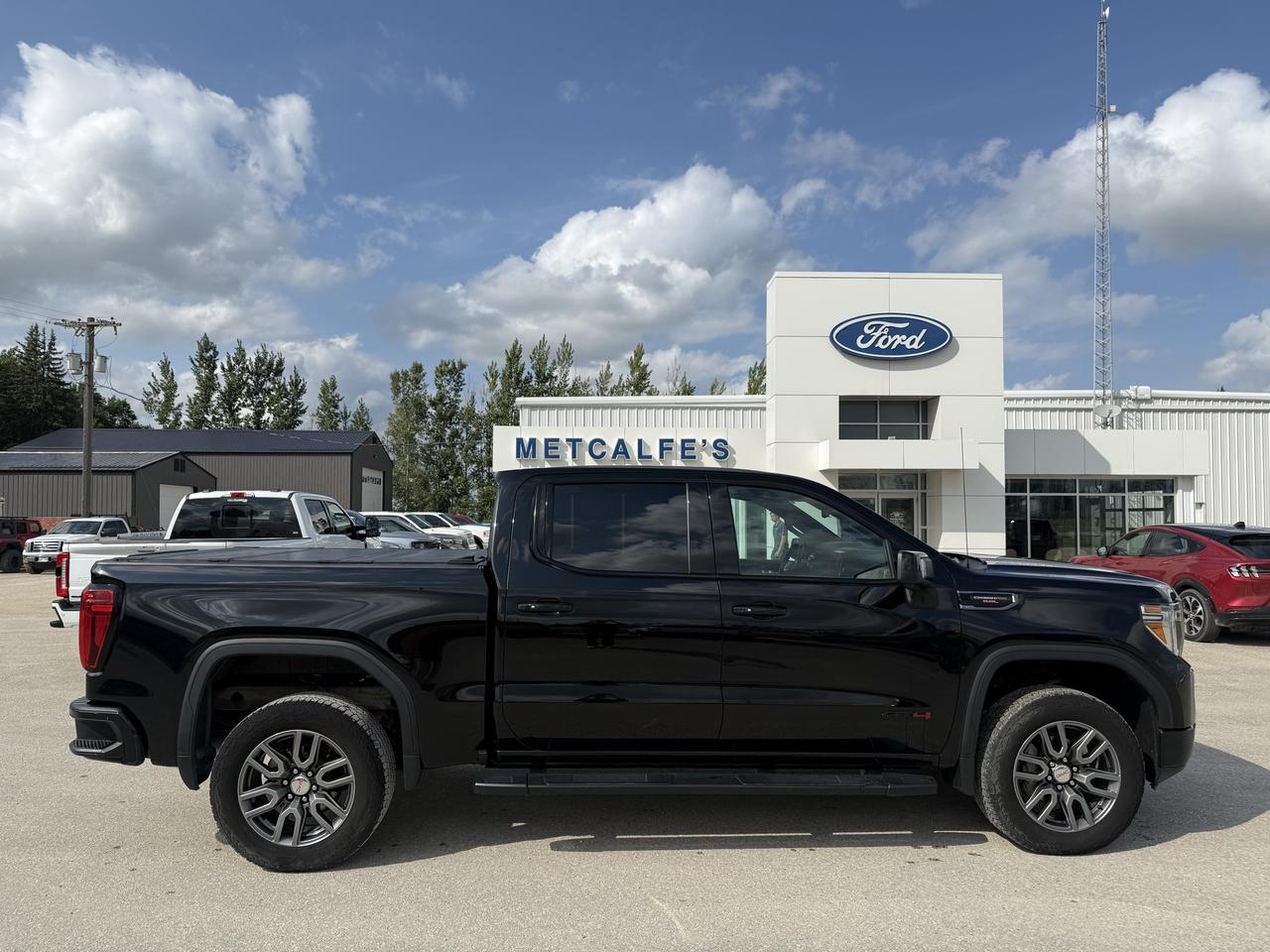 2020 GMC Sierra 1500 AT4 4WD Crew Cab 147 Photo0