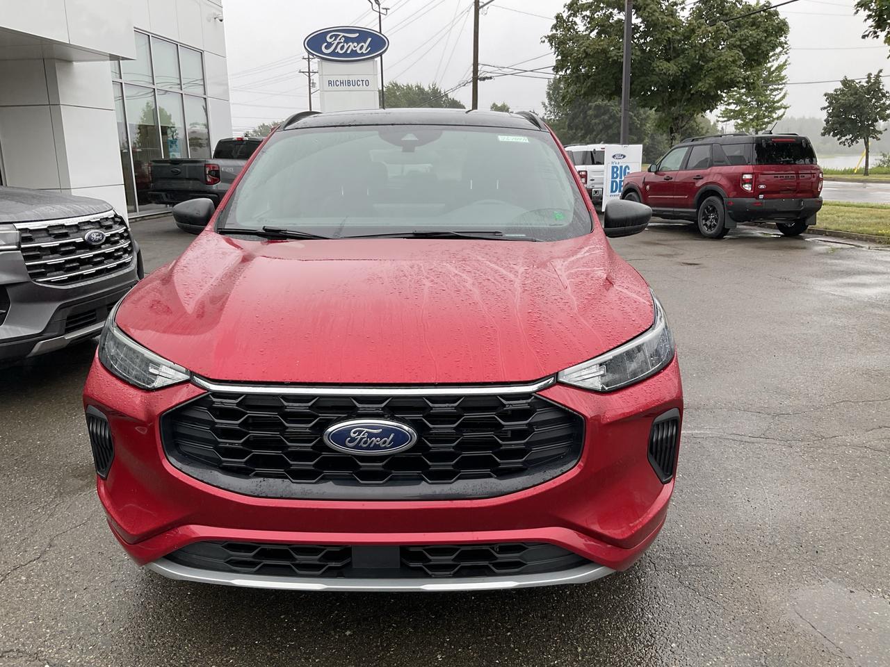 2024 Ford Escape ST-Line Photo1