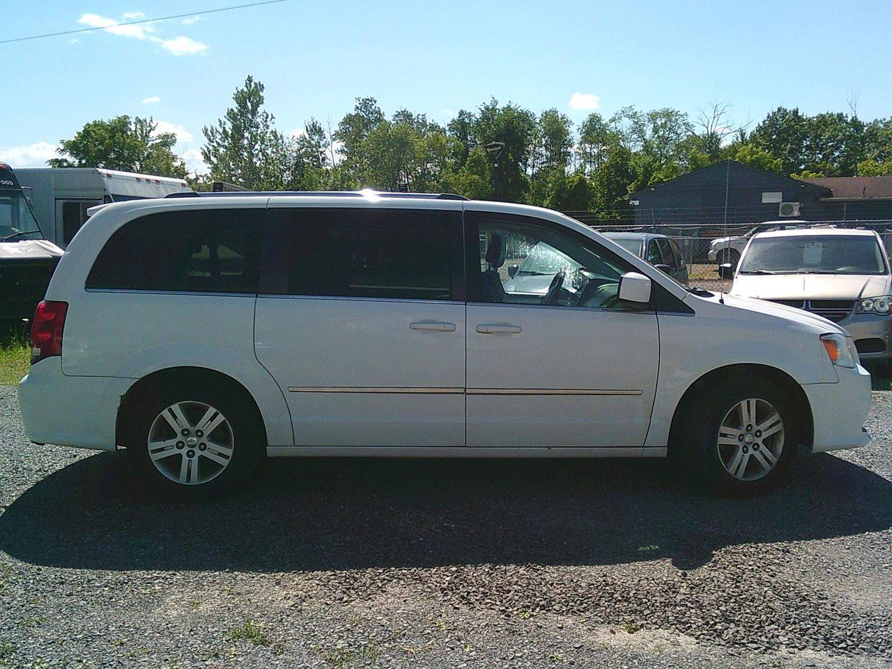 2017 Dodge Grand Caravan Crew Plus Photo
