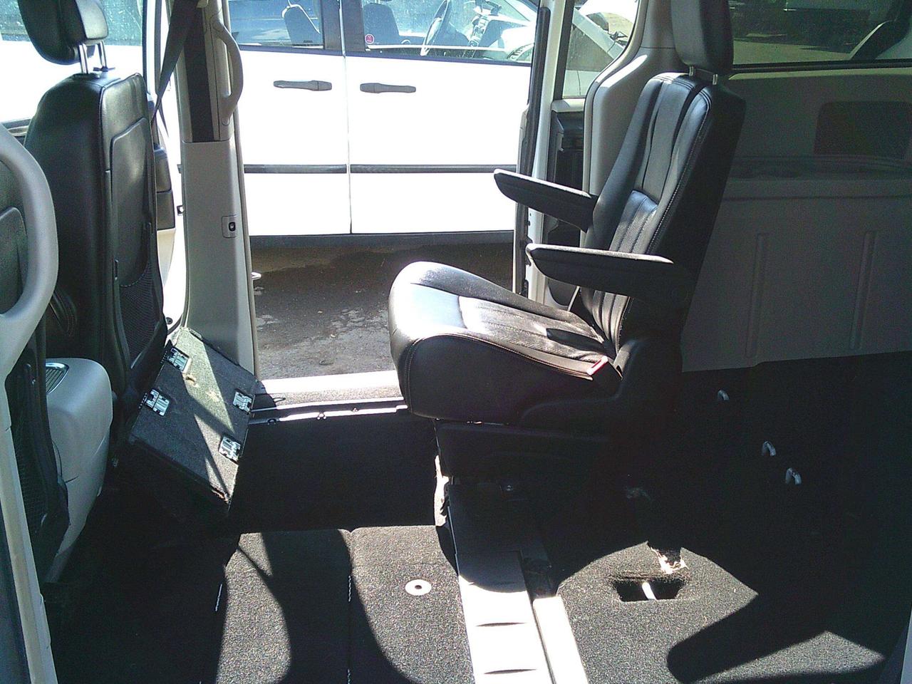 2017 Dodge Grand Caravan Crew Plus Photo