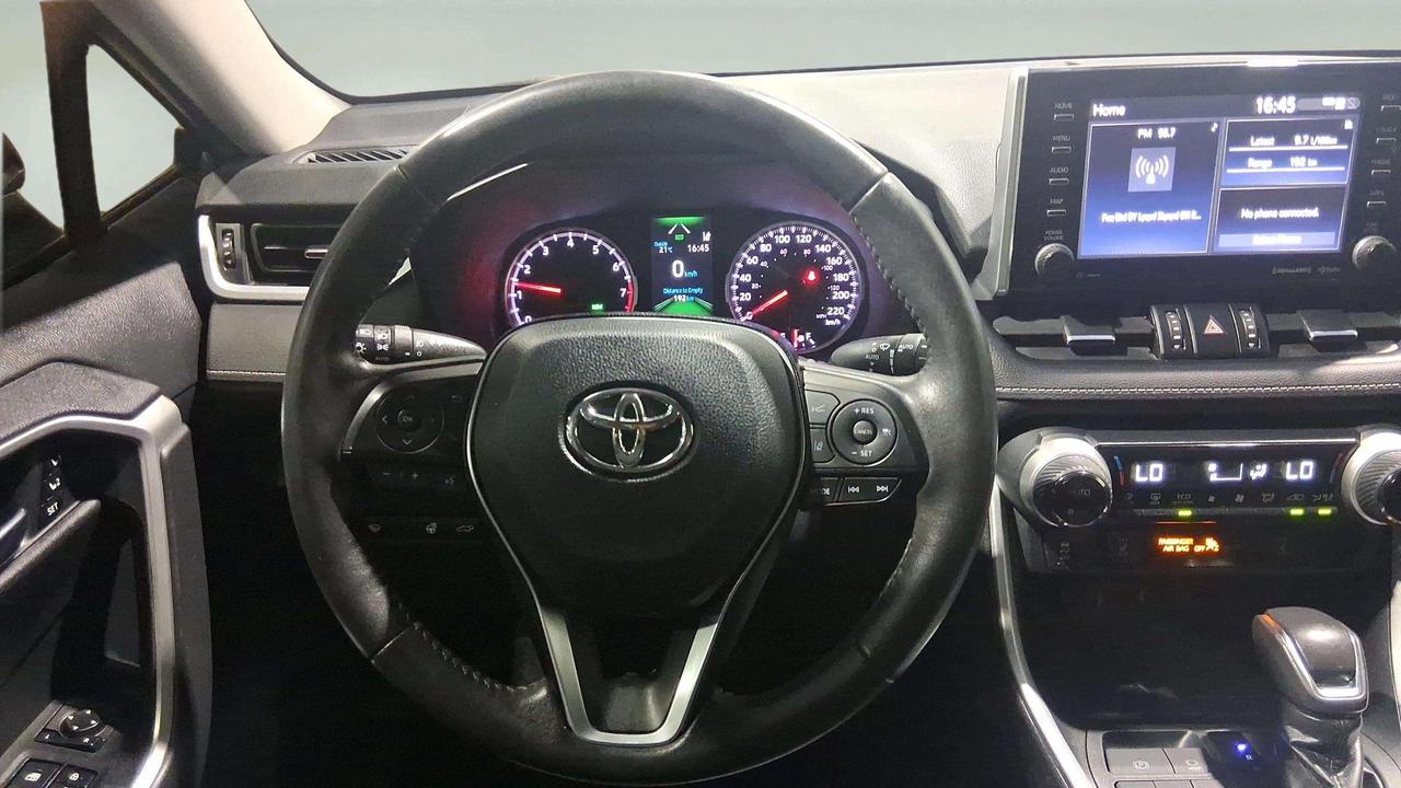 2020 Toyota RAV4 XLE | CLEAN CARFAX | SUNROOF | 19" ALLOYS | Photo