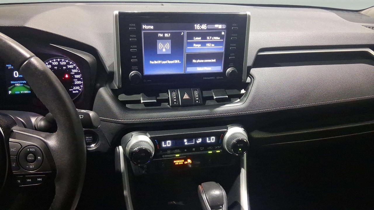 2020 Toyota RAV4 XLE | CLEAN CARFAX | SUNROOF | 19" ALLOYS | Photo