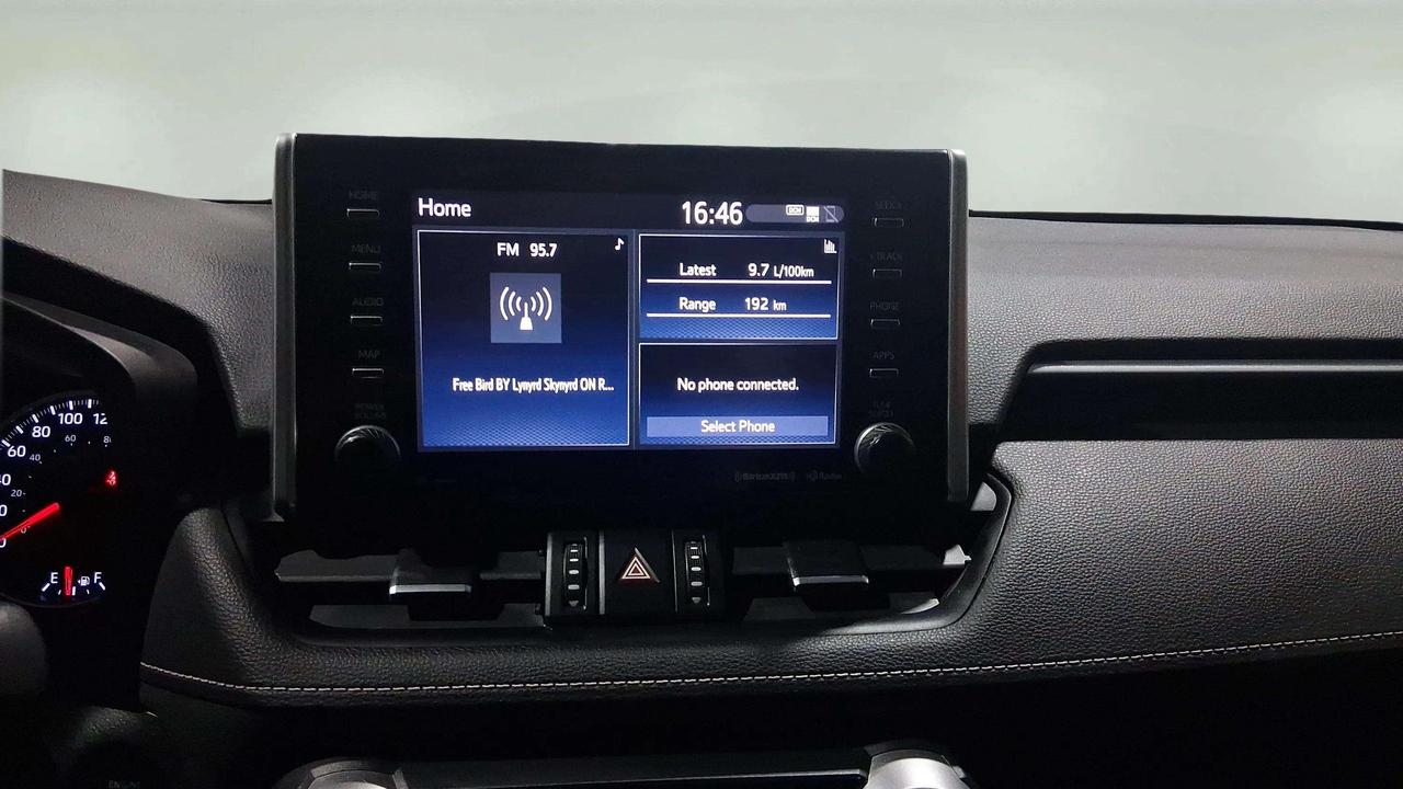 2020 Toyota RAV4 XLE | CLEAN CARFAX | SUNROOF | 19" ALLOYS | Photo
