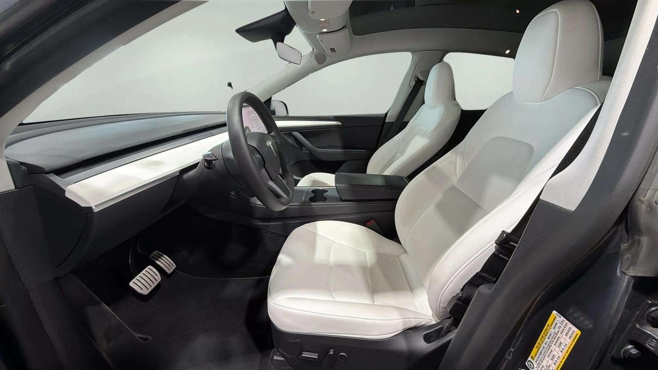 2023 Tesla Model Y PERFORMANCE | GLASS ROOF | WHITE INTERIOR | 360 Photo