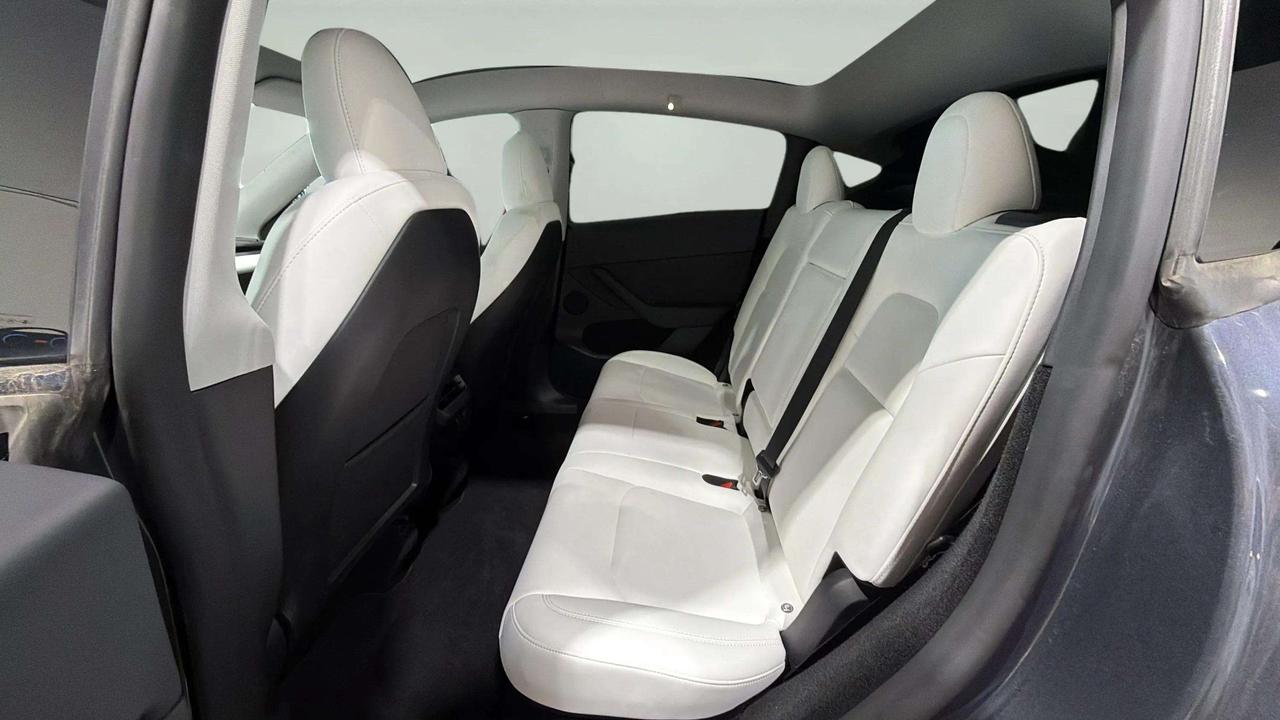 2023 Tesla Model Y PERFORMANCE | GLASS ROOF | WHITE INTERIOR | 360 Photo