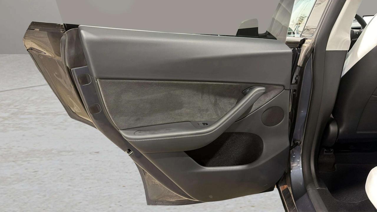 2023 Tesla Model Y PERFORMANCE | GLASS ROOF | WHITE INTERIOR | 360 Photo
