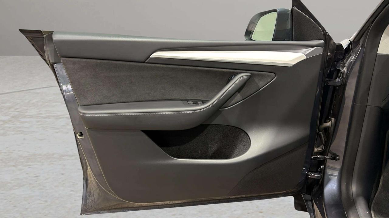 2023 Tesla Model Y PERFORMANCE | GLASS ROOF | WHITE INTERIOR | 360 Photo