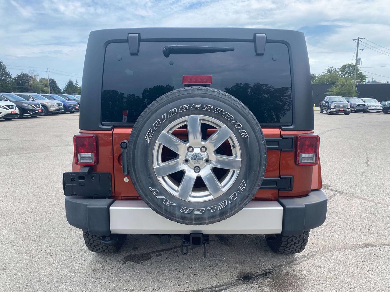2014 Jeep Wrangler SAHARA, CLEAN CARFAX, LEATHER, NAVIGATION! Photo