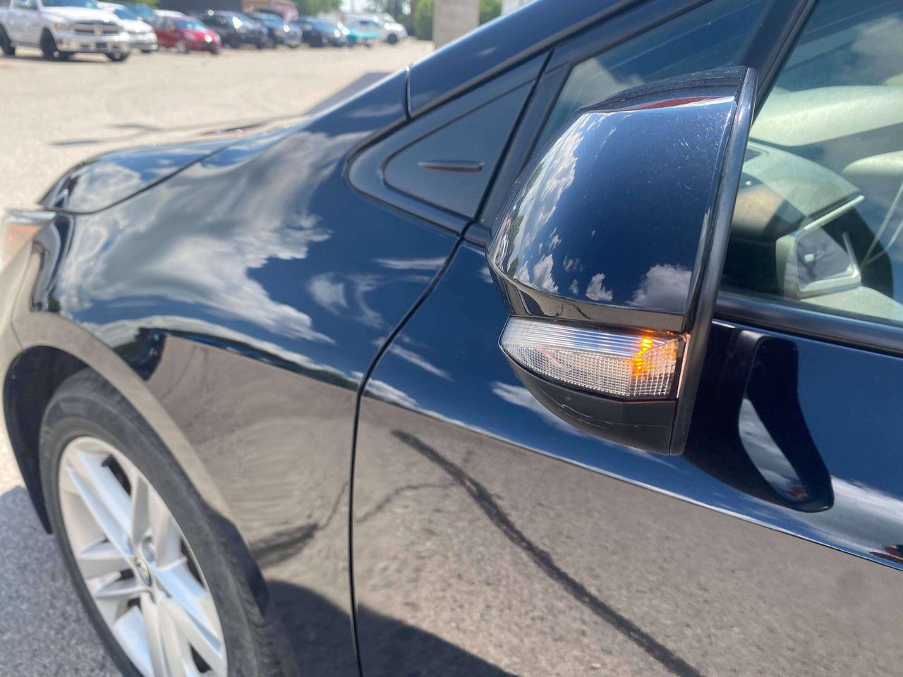 2019 Toyota Corolla CLEAN CARFAX, BACK UP CAMERA! Photo