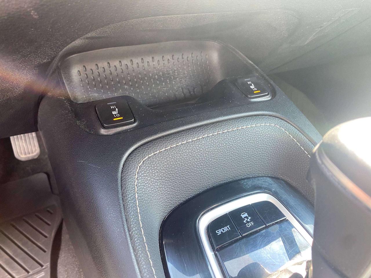 2019 Toyota Corolla CLEAN CARFAX, BACK UP CAMERA! Photo