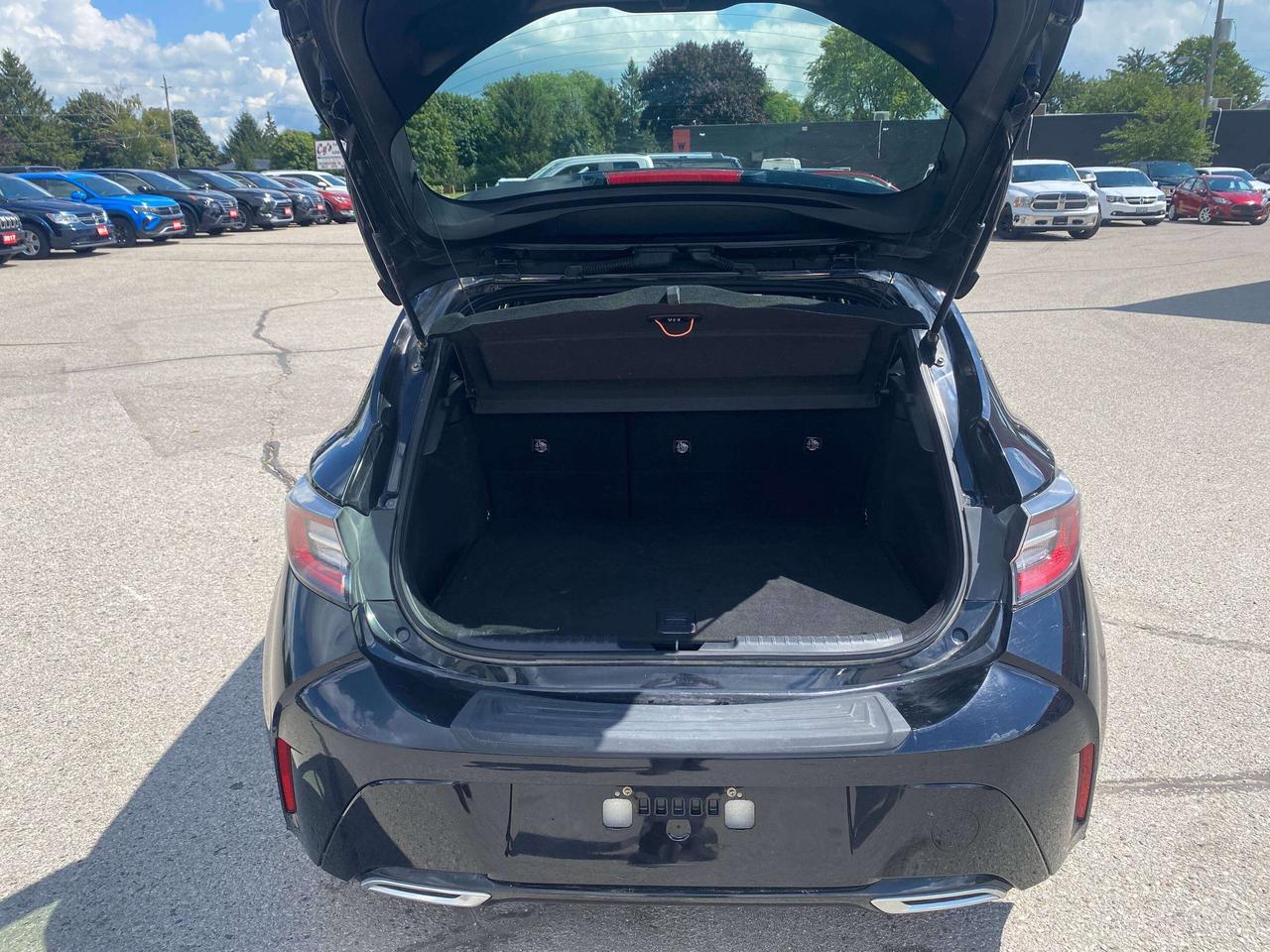 2019 Toyota Corolla CLEAN CARFAX, BACK UP CAMERA! Photo