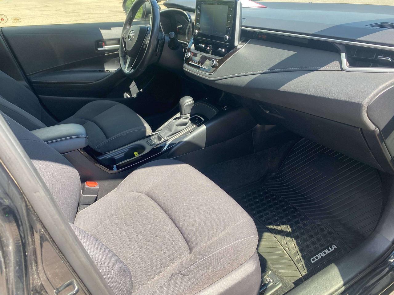 2019 Toyota Corolla CLEAN CARFAX, BACK UP CAMERA! Photo