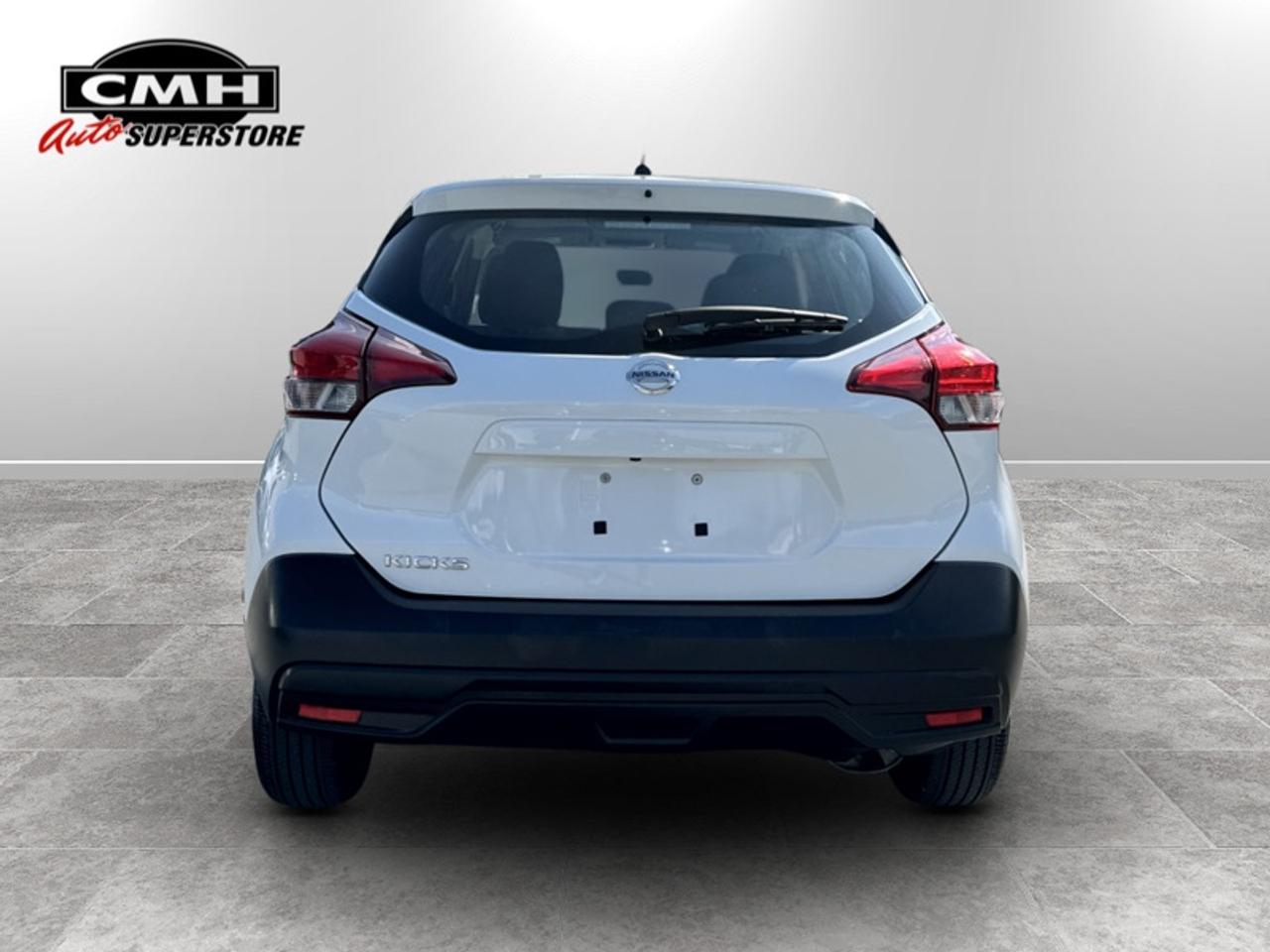 2019 Nissan Kicks S  **LOW KMS - CLEAN CARFAX** Photo