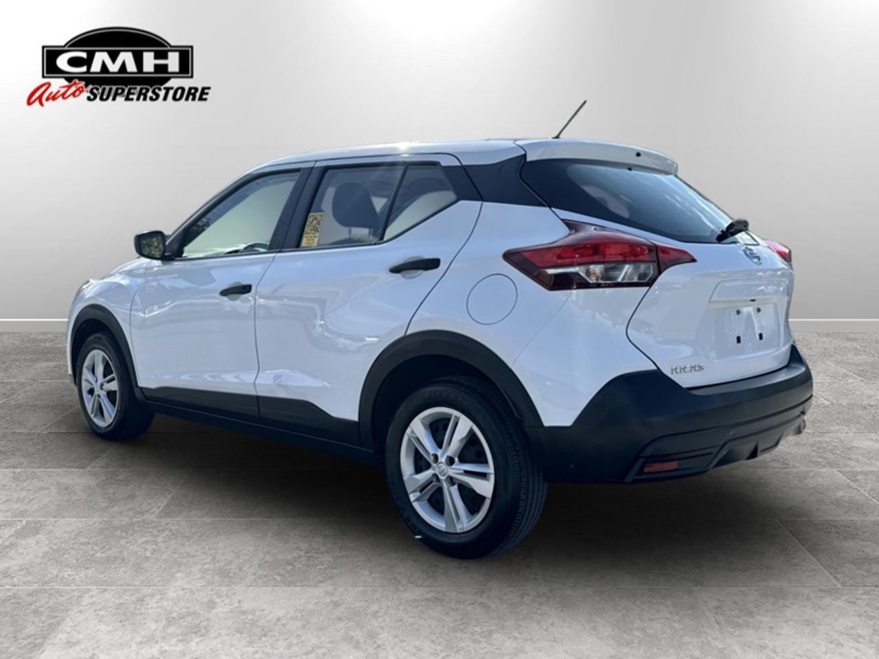 2019 Nissan Kicks S  **LOW KMS - CLEAN CARFAX** Photo2