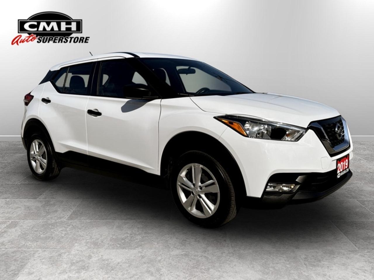 2019 Nissan Kicks S  **LOW KMS - CLEAN CARFAX** Photo