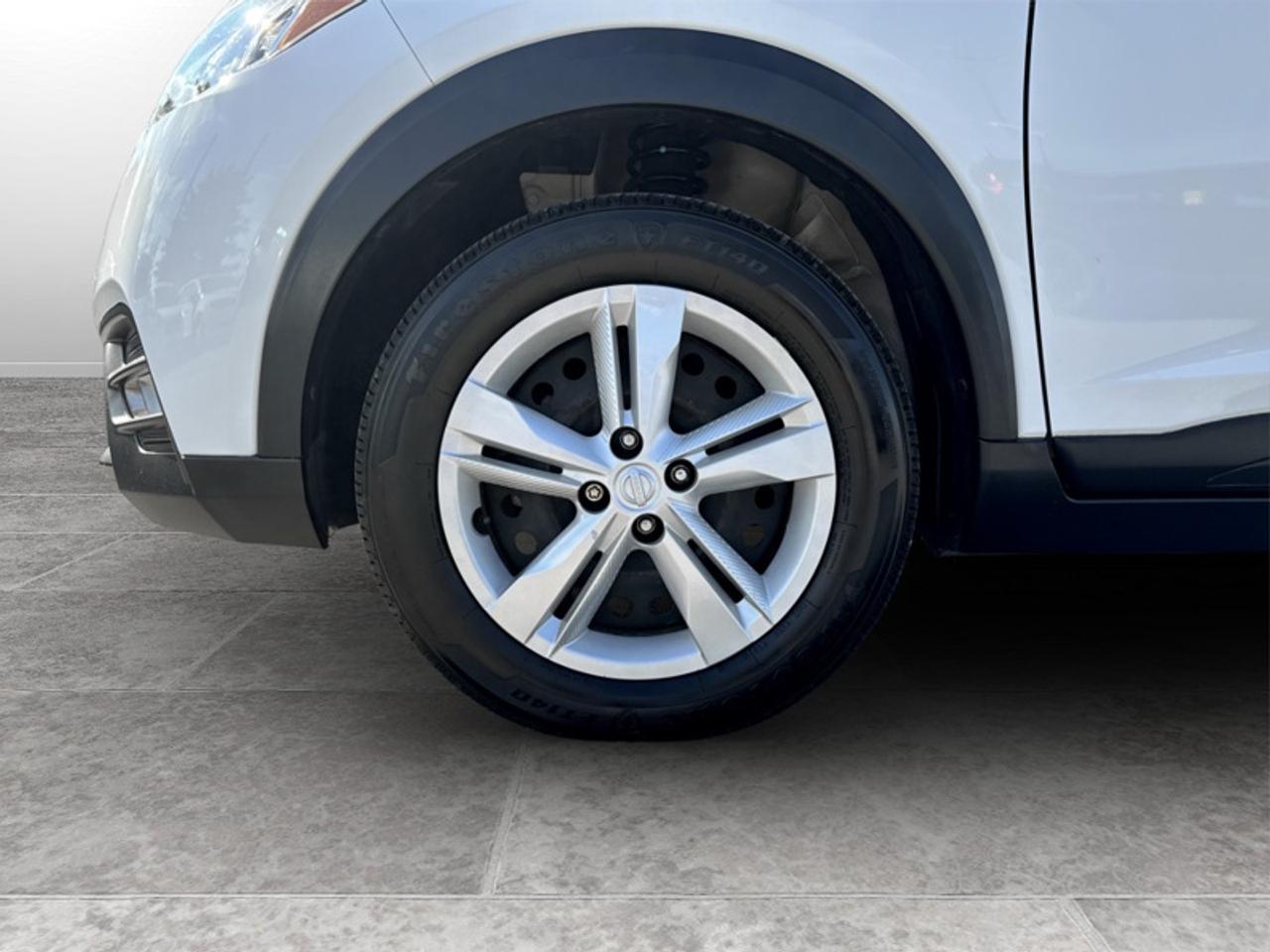 2019 Nissan Kicks S  **LOW KMS - CLEAN CARFAX** Photo
