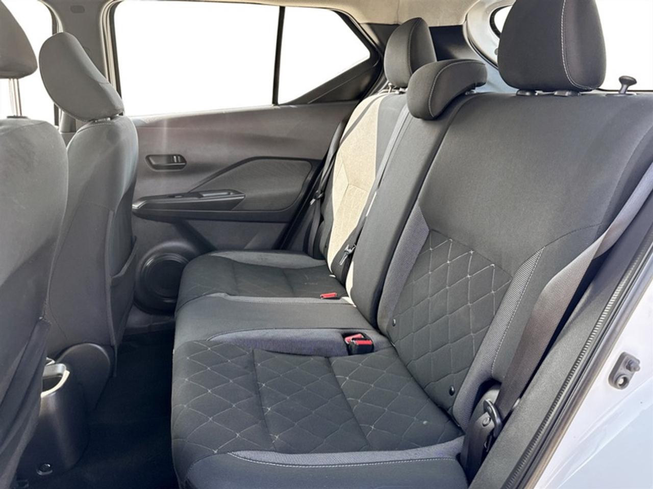 2019 Nissan Kicks S  **LOW KMS - CLEAN CARFAX** Photo