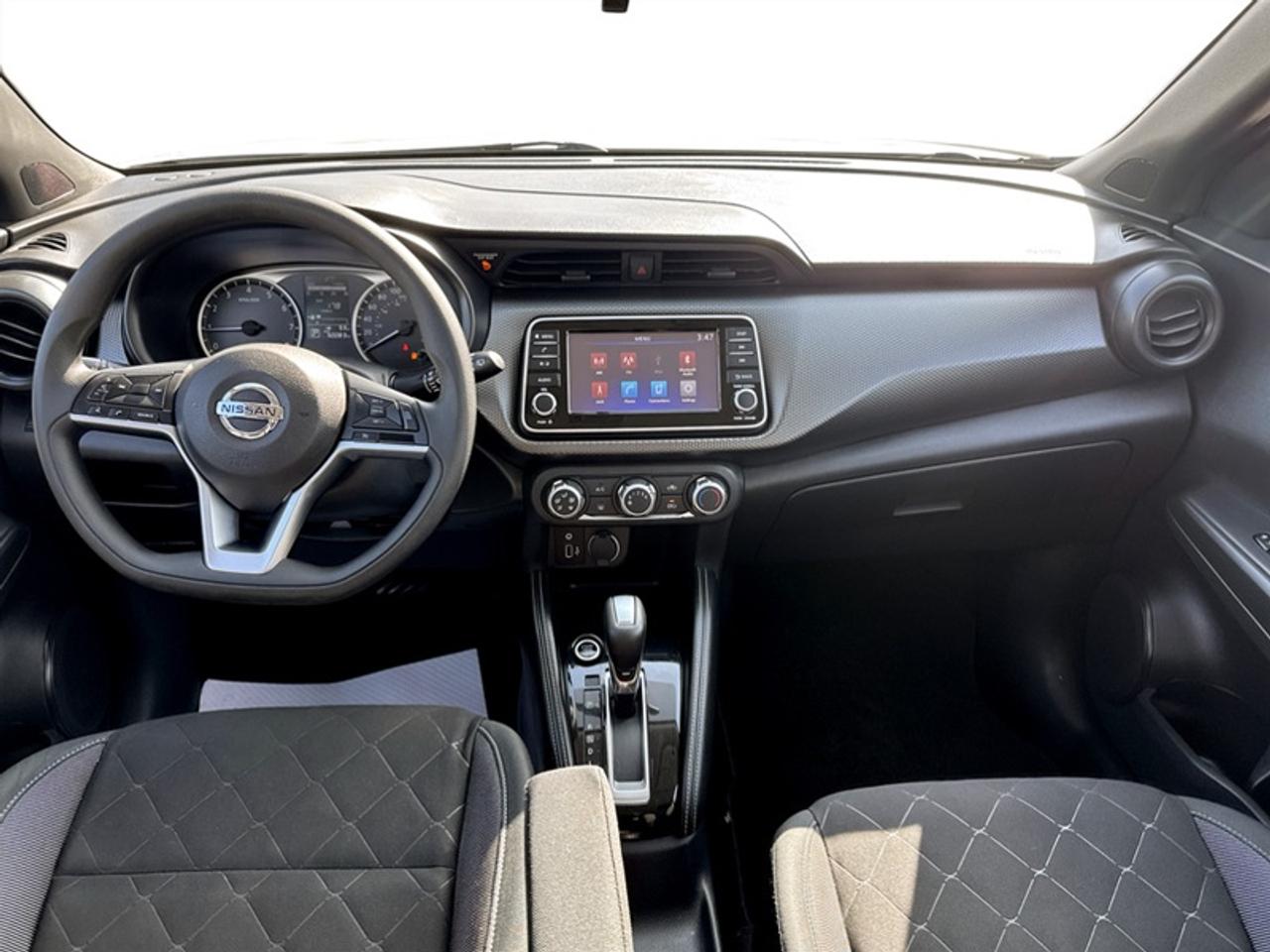 2019 Nissan Kicks S  **LOW KMS - CLEAN CARFAX** Photo