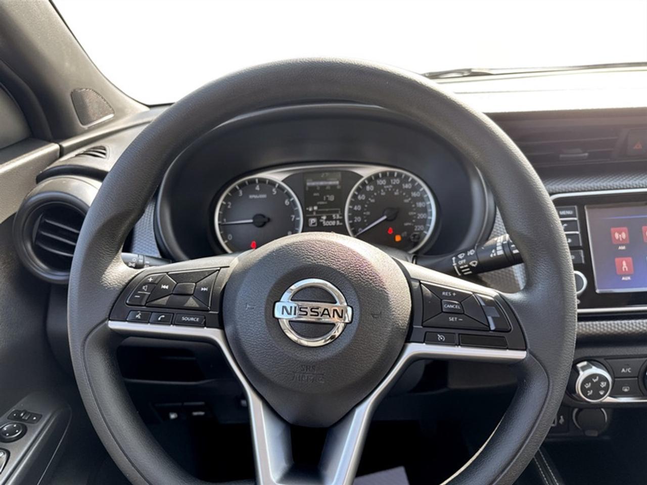 2019 Nissan Kicks S  **LOW KMS - CLEAN CARFAX** Photo