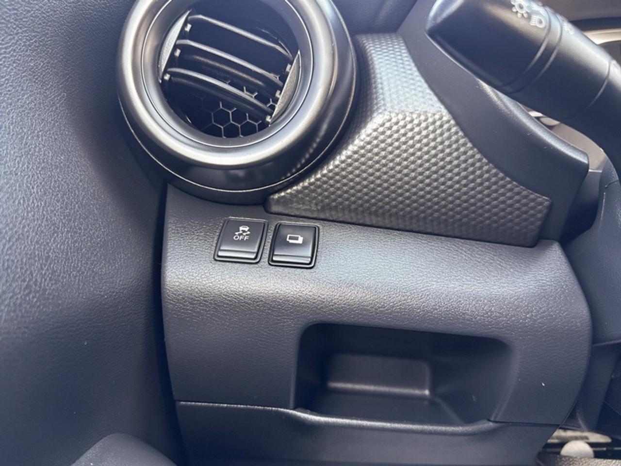 2019 Nissan Kicks S  **LOW KMS - CLEAN CARFAX** Photo