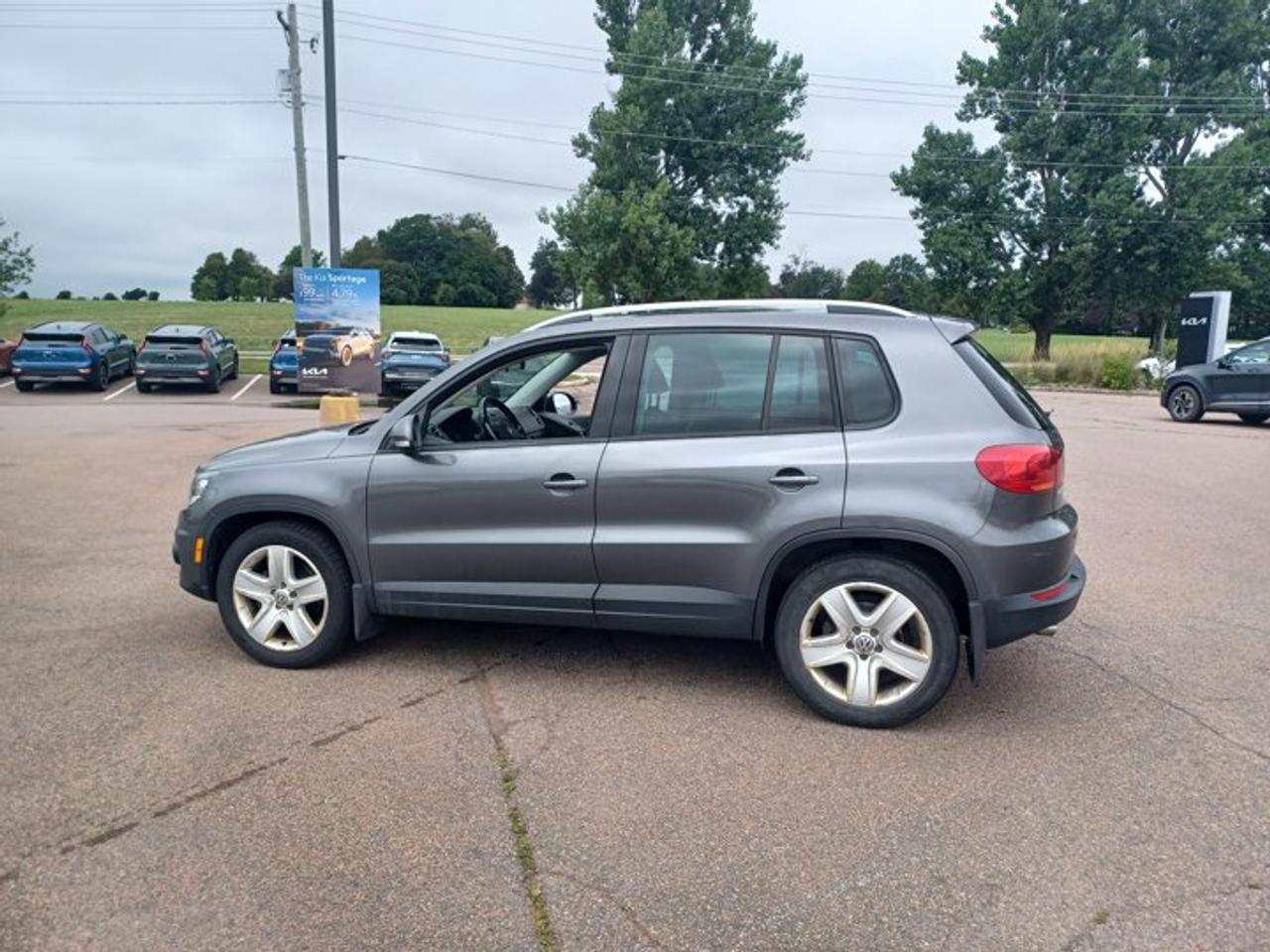 Small SUV 2WD, 2WD 4dr Auto Trendline, 6-Speed Automatic w/OD, Intercooled Turbo Premium Unleaded I-4 2.0 L/121