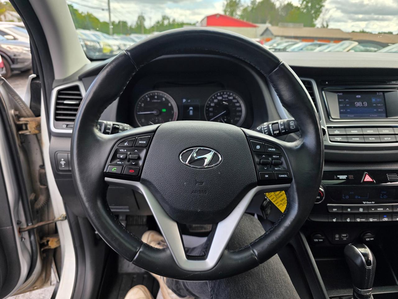 2017 Hyundai Tucson SE Photo