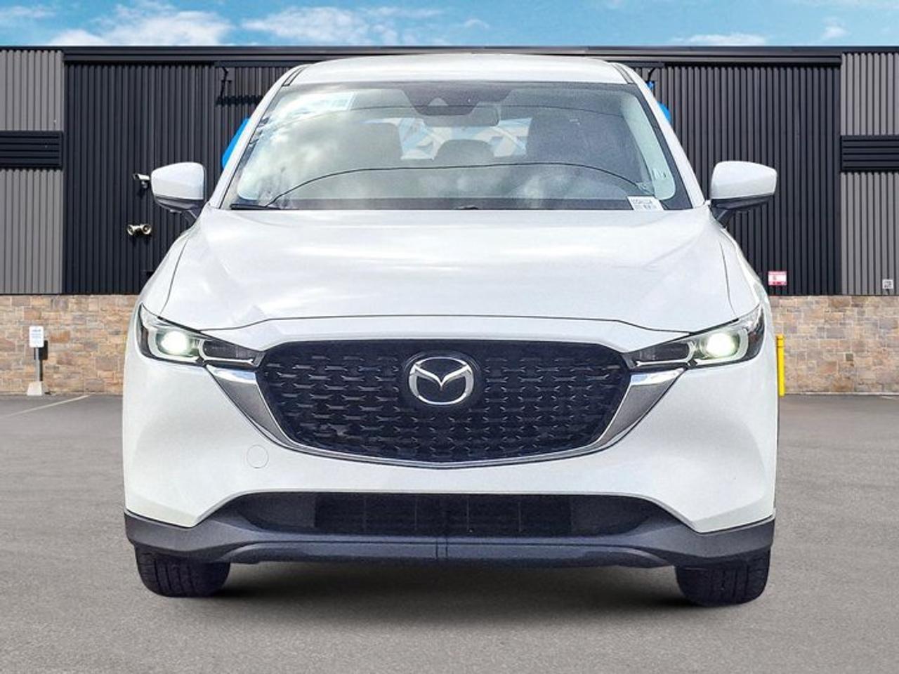 2025 Mazda CX-5 GS | Leather | Power Seat | Adaptive Cruise | Heated Wheel + Seats | CarPlay + Android | and More ! Photo