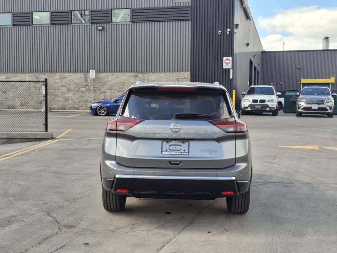 2024 Nissan Rogue Platinum AWD | Leather | Sunroof | Nav | HUD | 360 Camera | Bose | 19" Wheels | and More ! Photo3