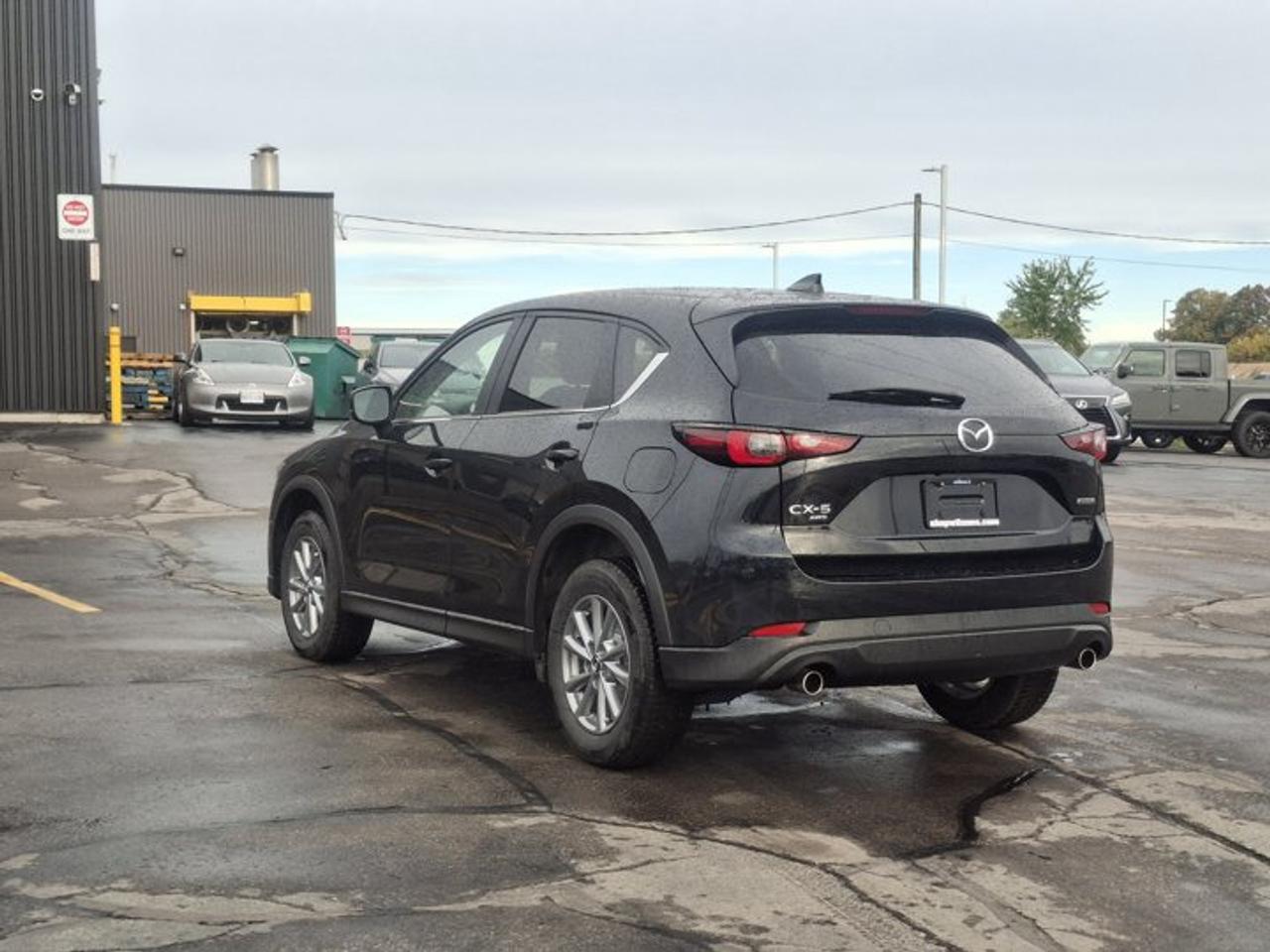 2025 Mazda CX-5 GS AWD | Leather | Heated Seats + Steering | Adaptive Cruise | CarPlay + Android | Rear Cam & More ! Photo