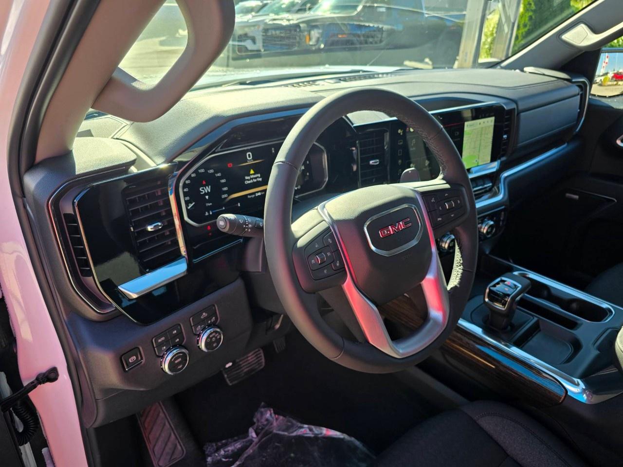2026 GMC Sierra 1500 Crew Cab Short Box 4-Wheel Drive Elevation Photo3