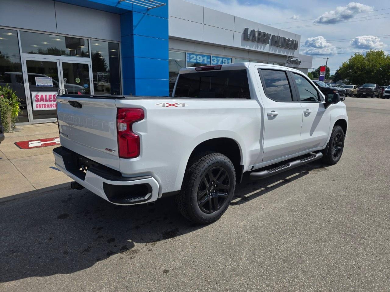 2026 Chevrolet Silverado 1500 Crew Cab Short Box 4-Wheel Drive RST Photo2