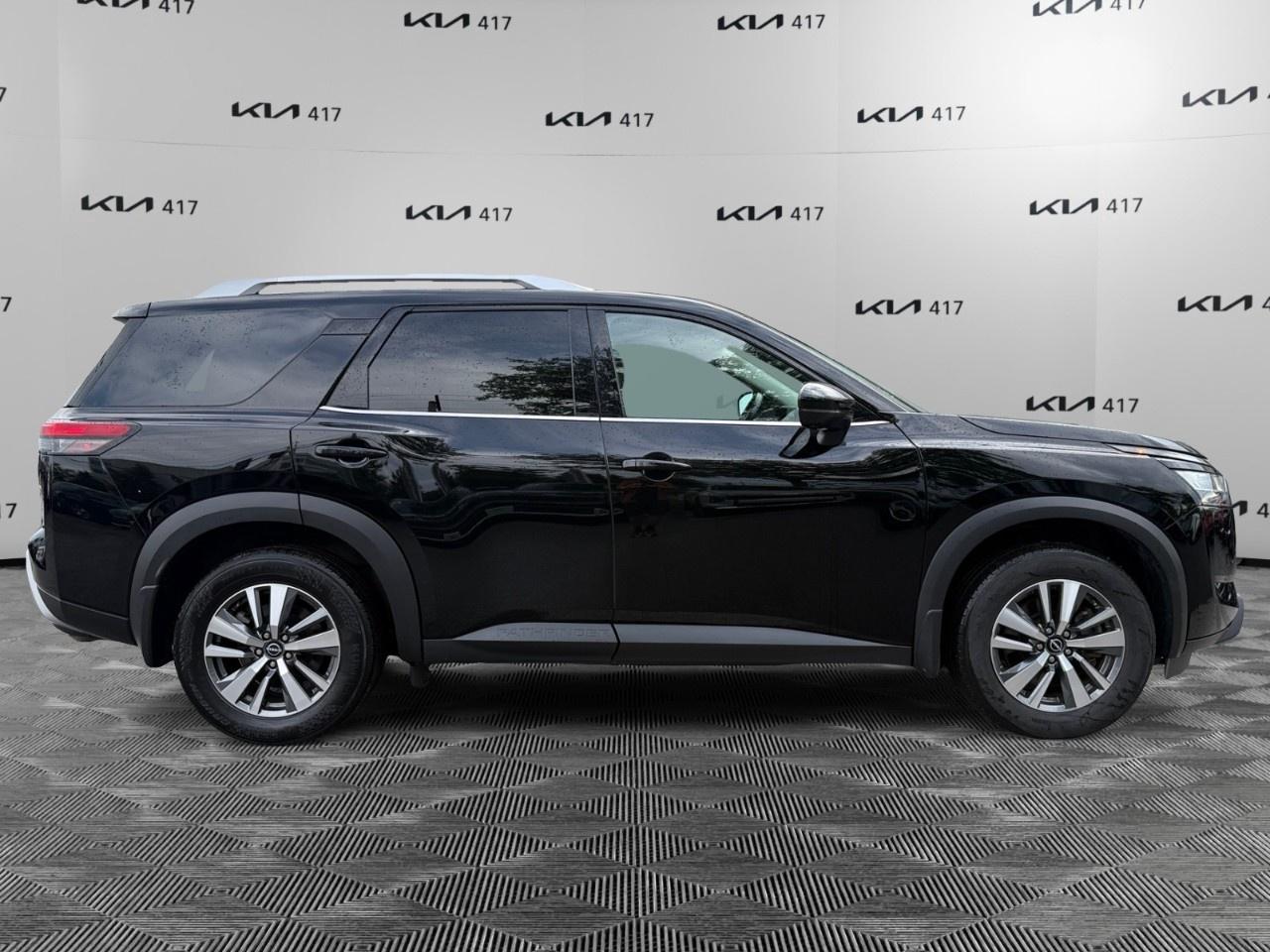 2024 Nissan Pathfinder SL 4WD Photo