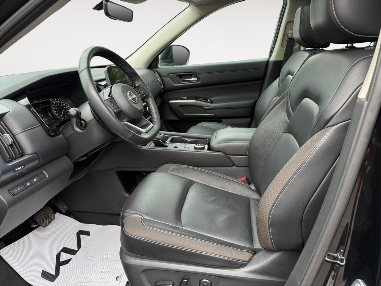 2024 Nissan Pathfinder SL 4WD Photo