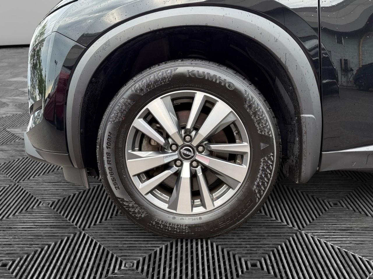 2024 Nissan Pathfinder SL 4WD Photo