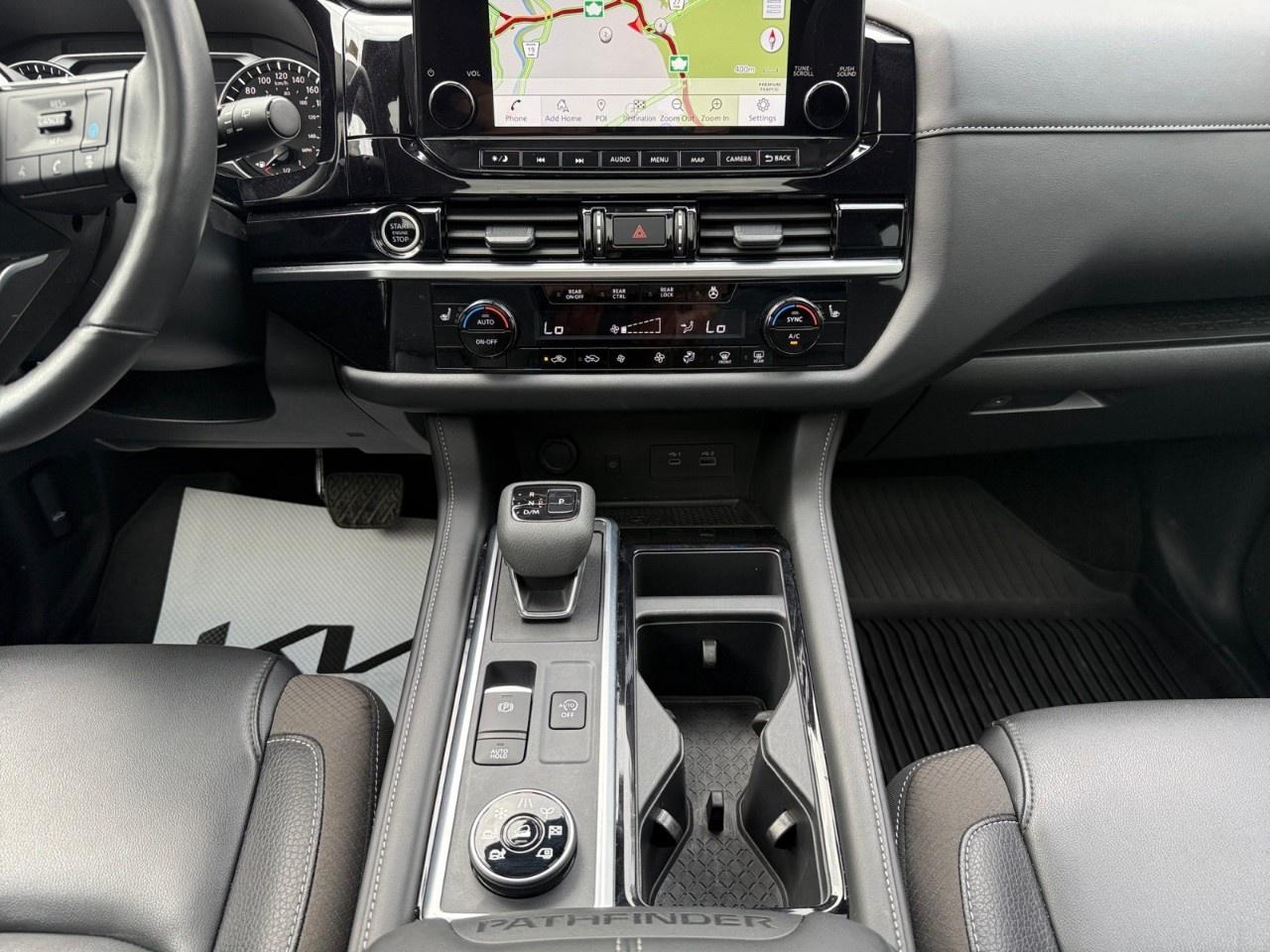 2024 Nissan Pathfinder SL 4WD Photo