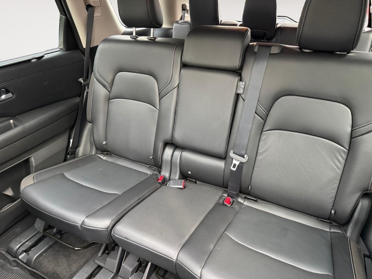 2024 Nissan Pathfinder SL 4WD Photo