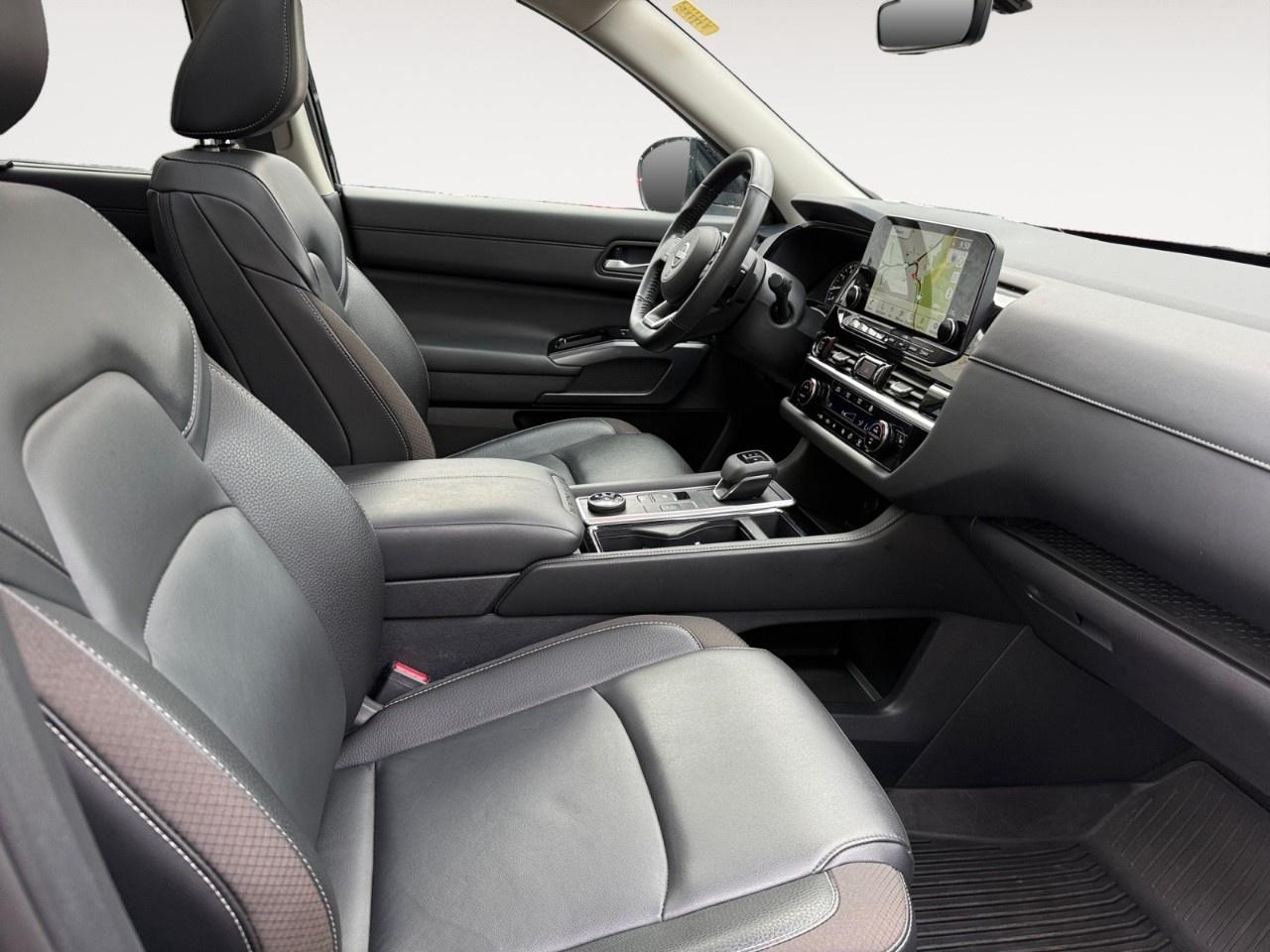 2024 Nissan Pathfinder SL 4WD Photo