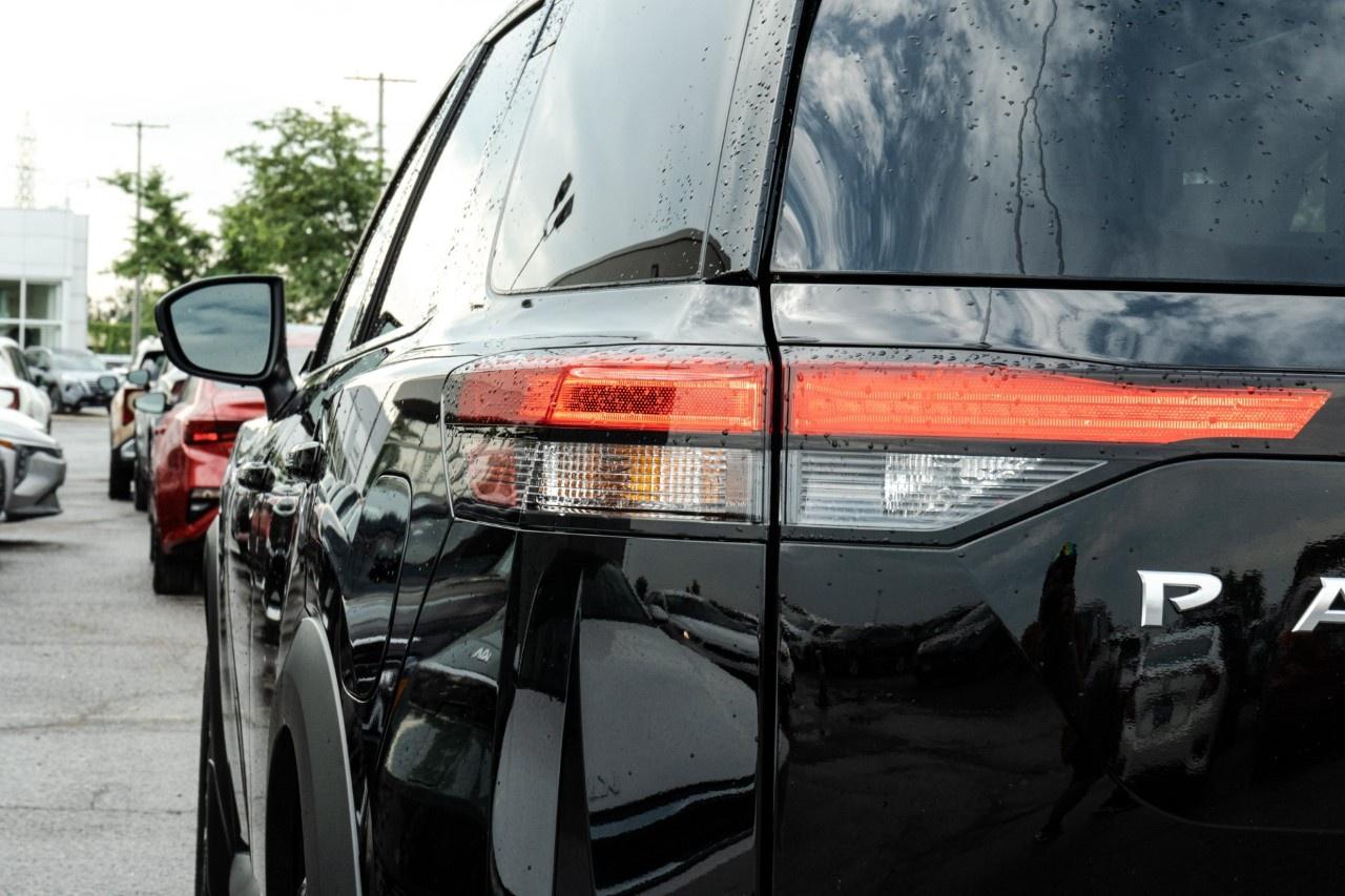 2024 Nissan Pathfinder SL 4WD Photo