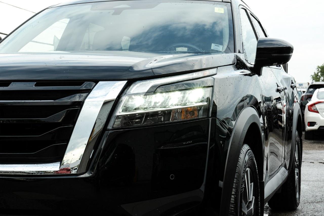 2024 Nissan Pathfinder SL 4WD Photo
