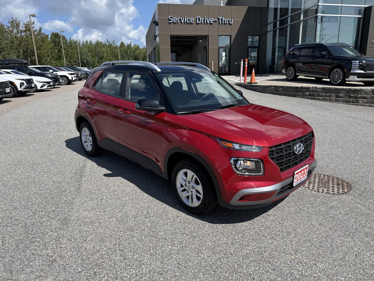 2023 Hyundai Venue Preferred IVT w/Two-Tone Photo5