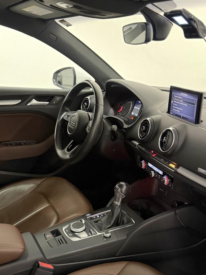 2019 Audi A3 KOMFORT | CARPLAY | SUNROOF | BROWN INT. Photo