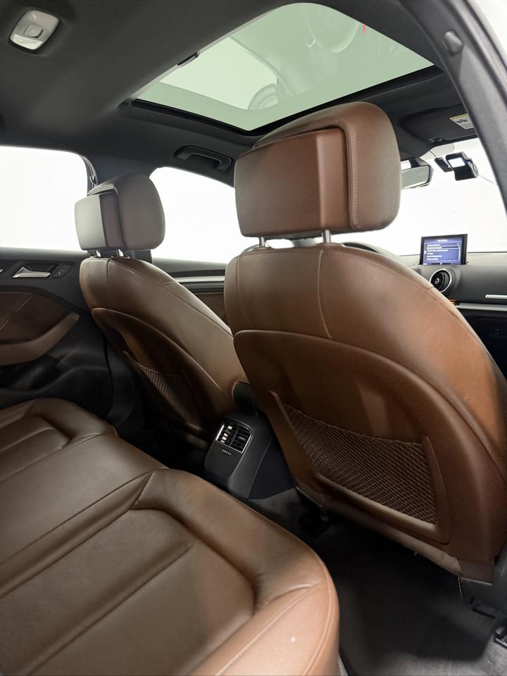 2019 Audi A3 KOMFORT | CARPLAY | SUNROOF | BROWN INT. Photo