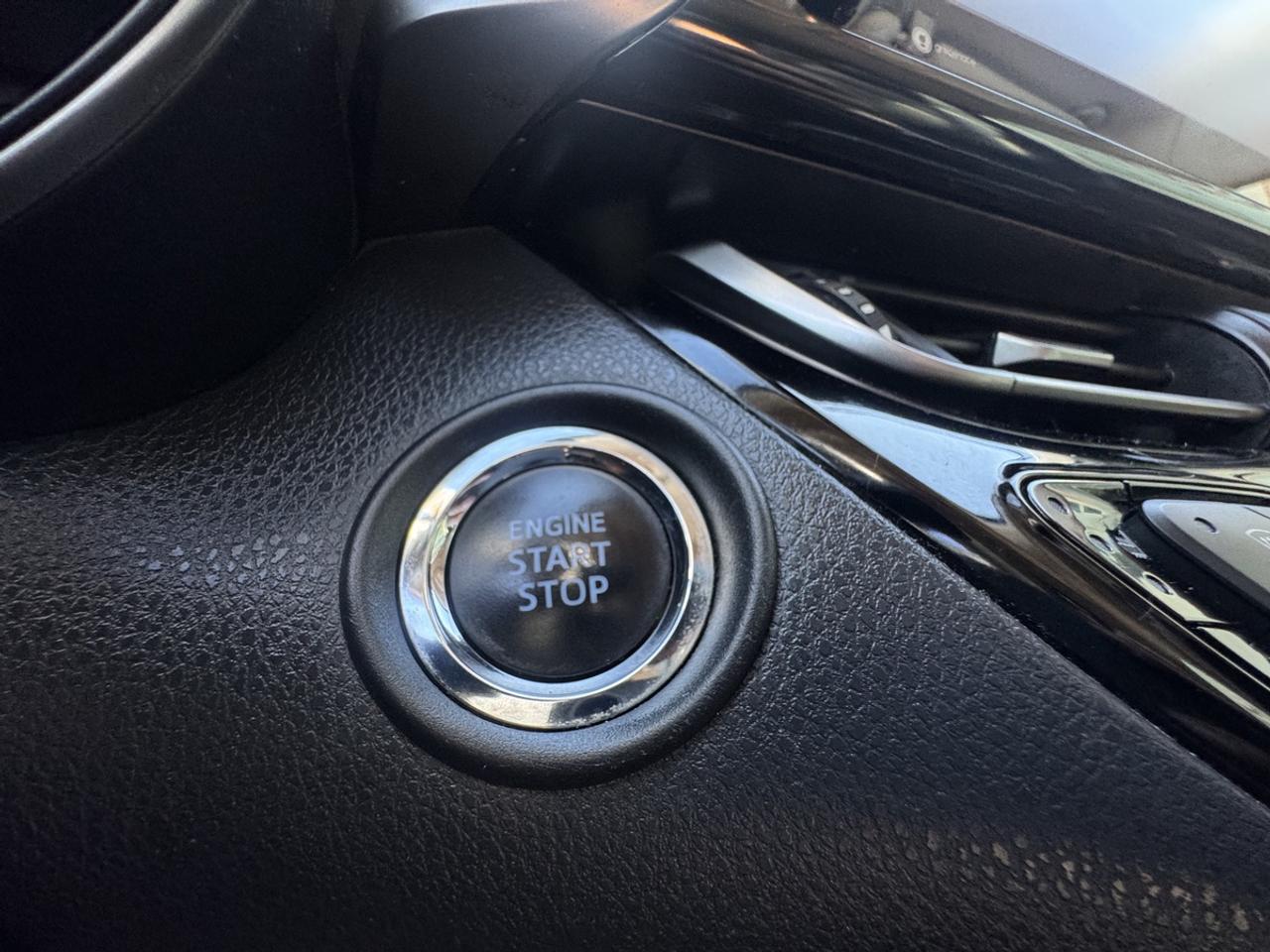 2021 Toyota C-HR Limited Photo